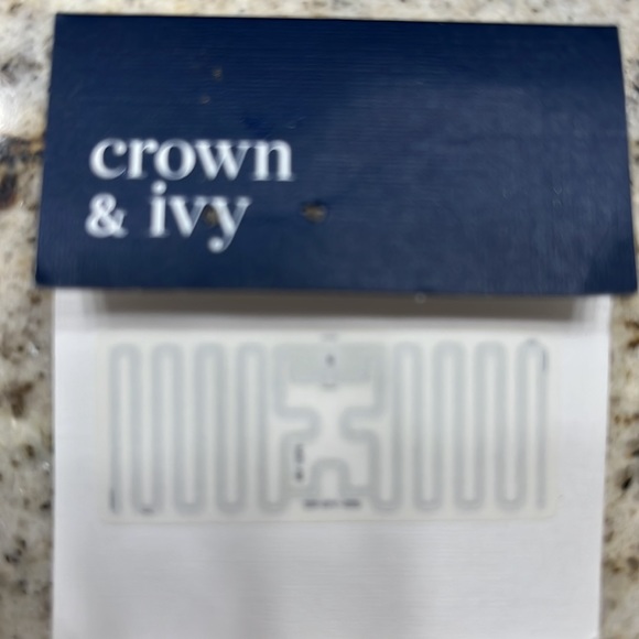 👀Crown and Ivy so pretty! 🌸wear with white /navy pants. In 💕condition.Finalprice - Picture 8 of 8